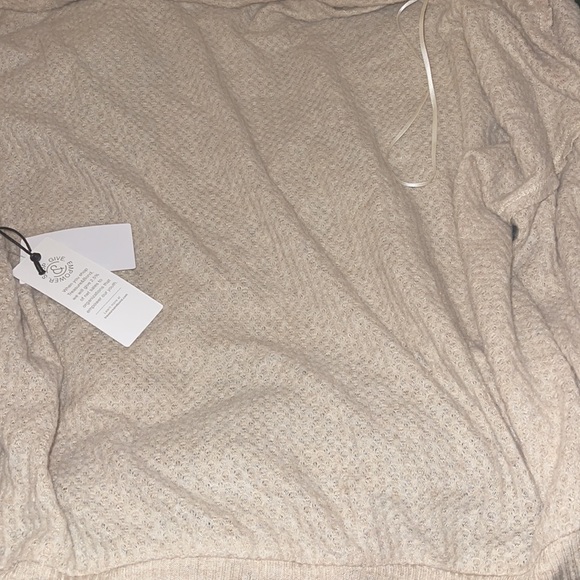 Treasure & Bond off the shoulder thermal knit top - Picture 7 of 10